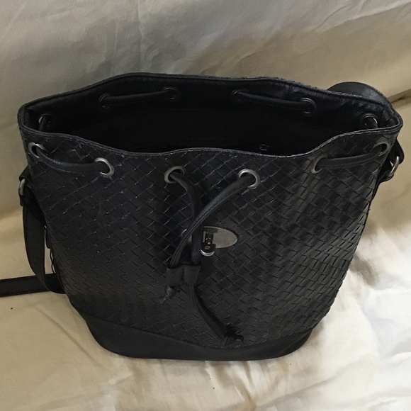 TopTen Crossbody Woven Drawstring Bucket Bag - New - Picture 4 of 10